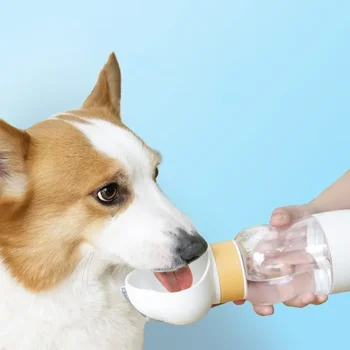 Kutya utazási víz, tál, átlátszó poharat konténer, hordozható pet palack, üveg vizet a kerti kutya gyaloglás